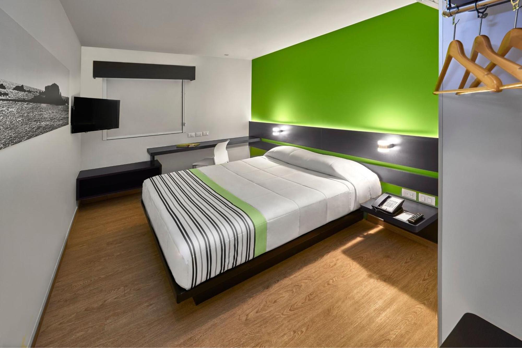 City Express Junior By Marriott Toluca Zona Industrial Dış mekan fotoğraf